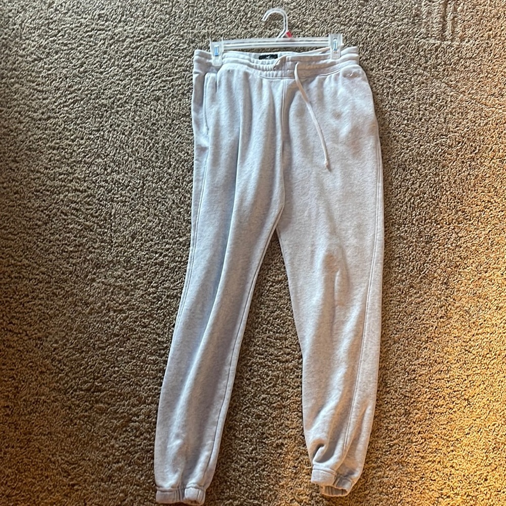 white/silver mens médium hollister pants